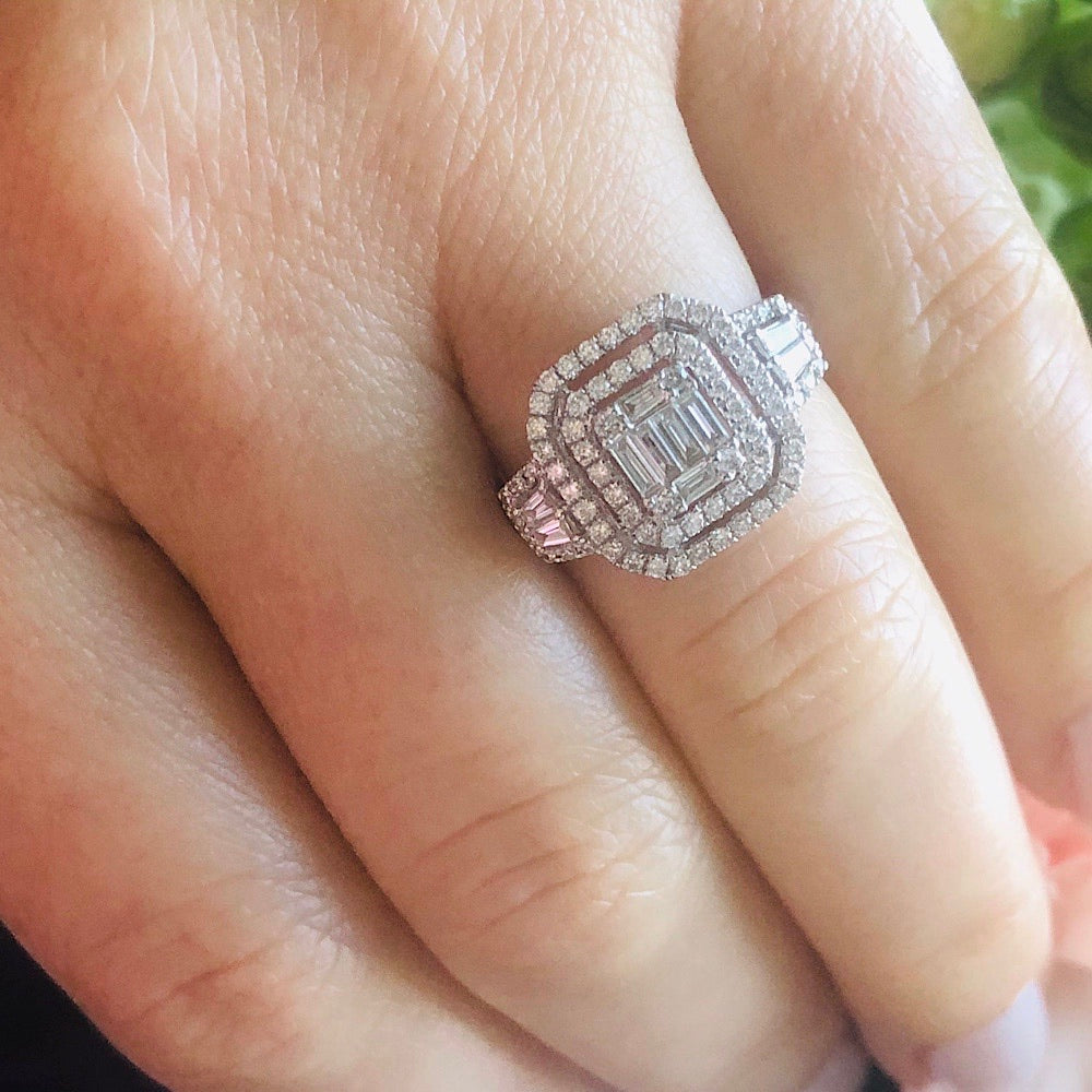 18Kt White Gold Round/Baguette Diamond Engagement Ring