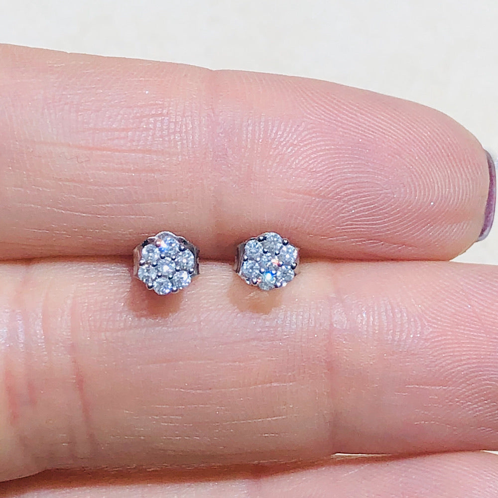 WHITE GOLD & DIAMONDS EARRING & PENDANT SET