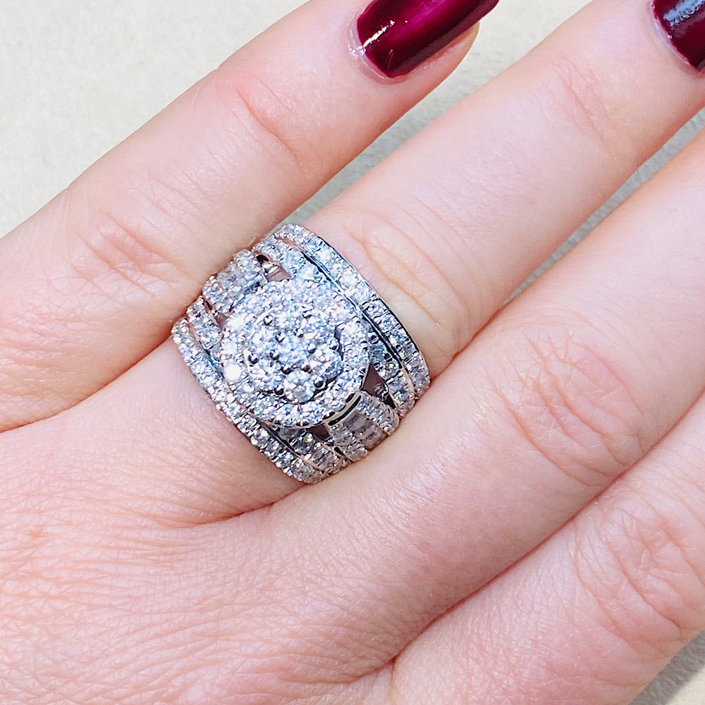 10Kt White Gold Diamond Engagement Ring 3.00CTW