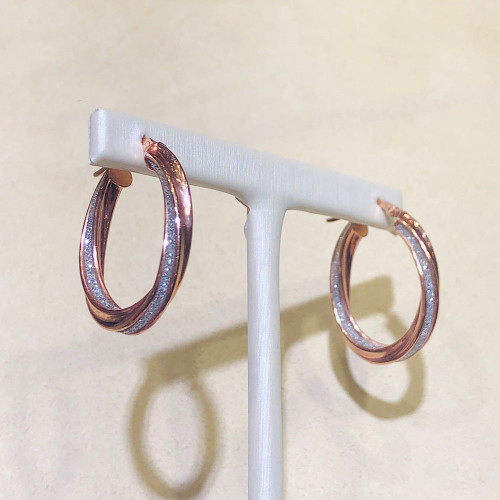 "Diamond Dust" collection 14 Kt Yellow Gold Oval Hoop Earrings