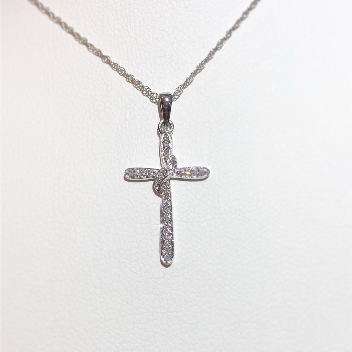.08 Ctw Diamond Cross Pendant
