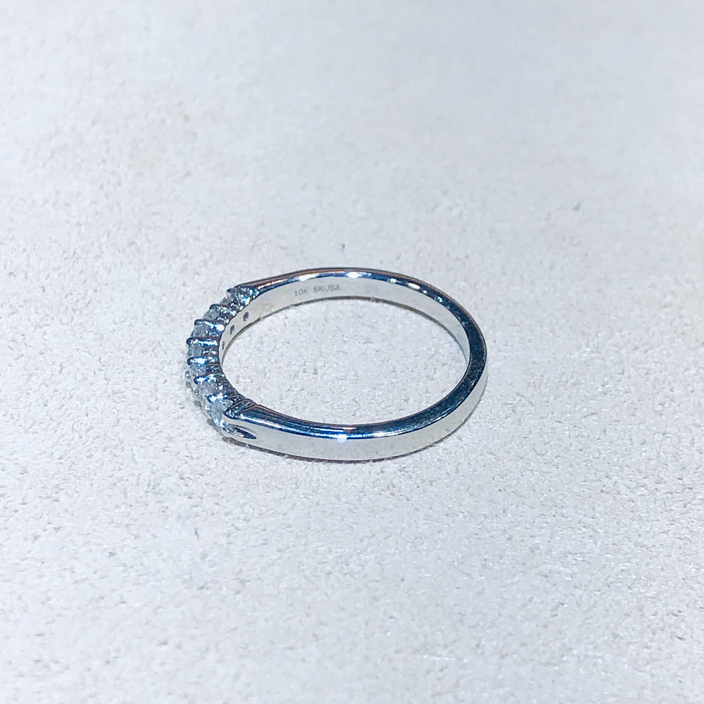.20Ctw Diamond White Gold Band