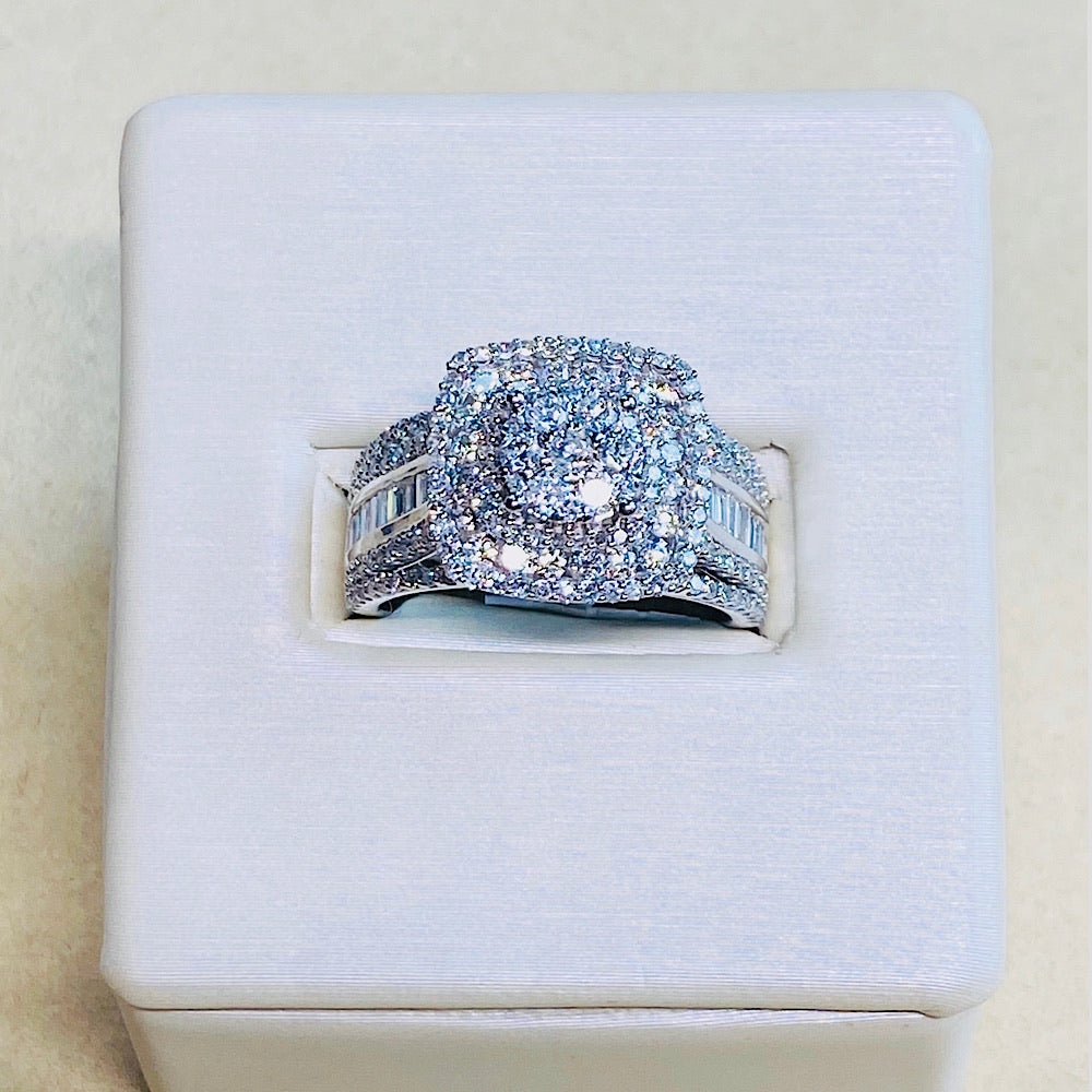 10Kt White Gold Diamond Engagement Ring 1.5CTW