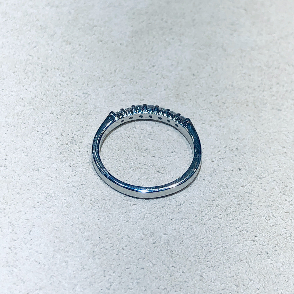 .20Ctw Diamond White Gold Band