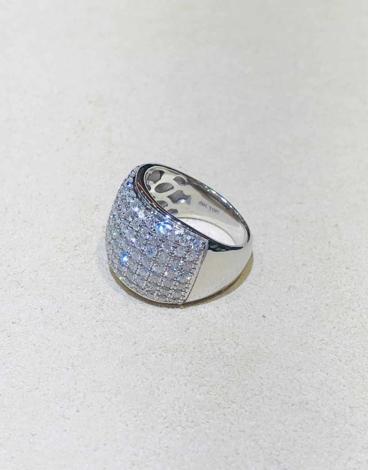 Gorgeous White or Yellow Gold 2.00 Ctw Diamond Band