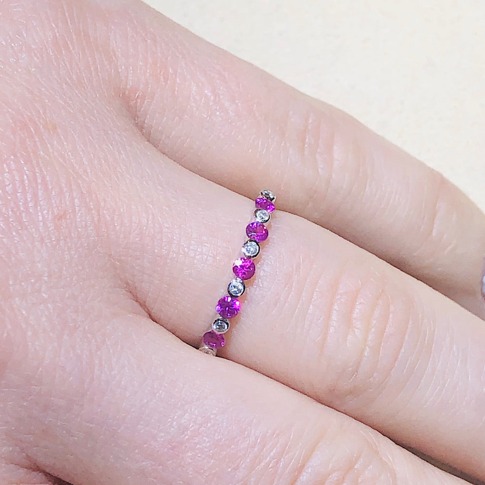 18Kt White Gold Diamond and Ruby Ring