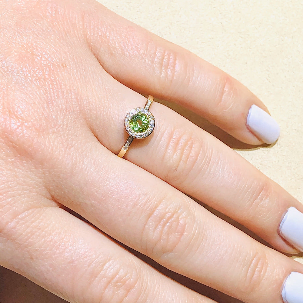 14Kt Yellow Gold Peridot and Diamond Ring