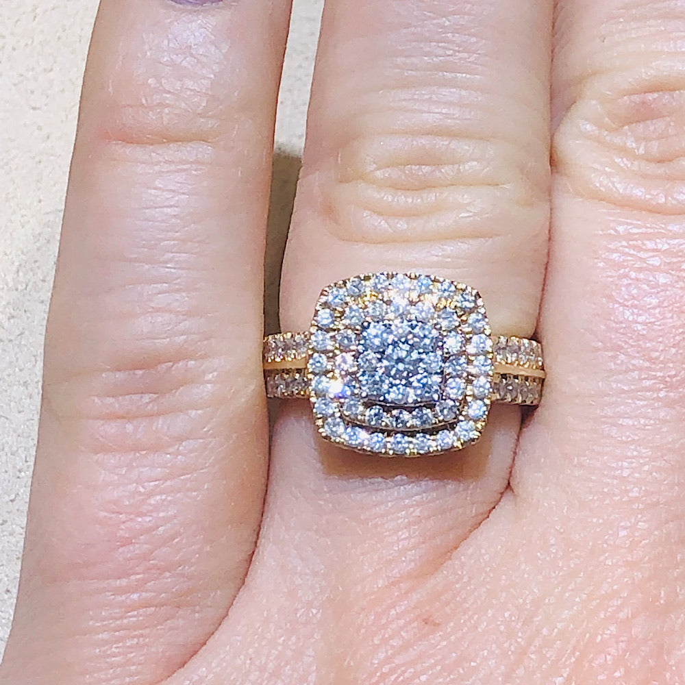 Beautiful 10Kt Yellow Gold Diamond Ring 1.00CTW