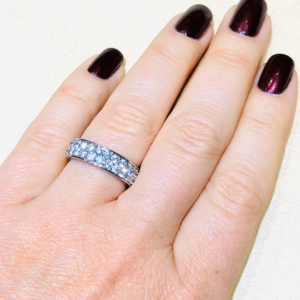 1.00 Ctw Diamond White Gold Two-Row Band