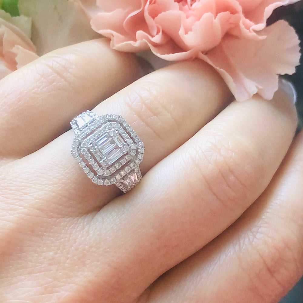 18Kt White Gold Round/Baguette Diamond Engagement Ring