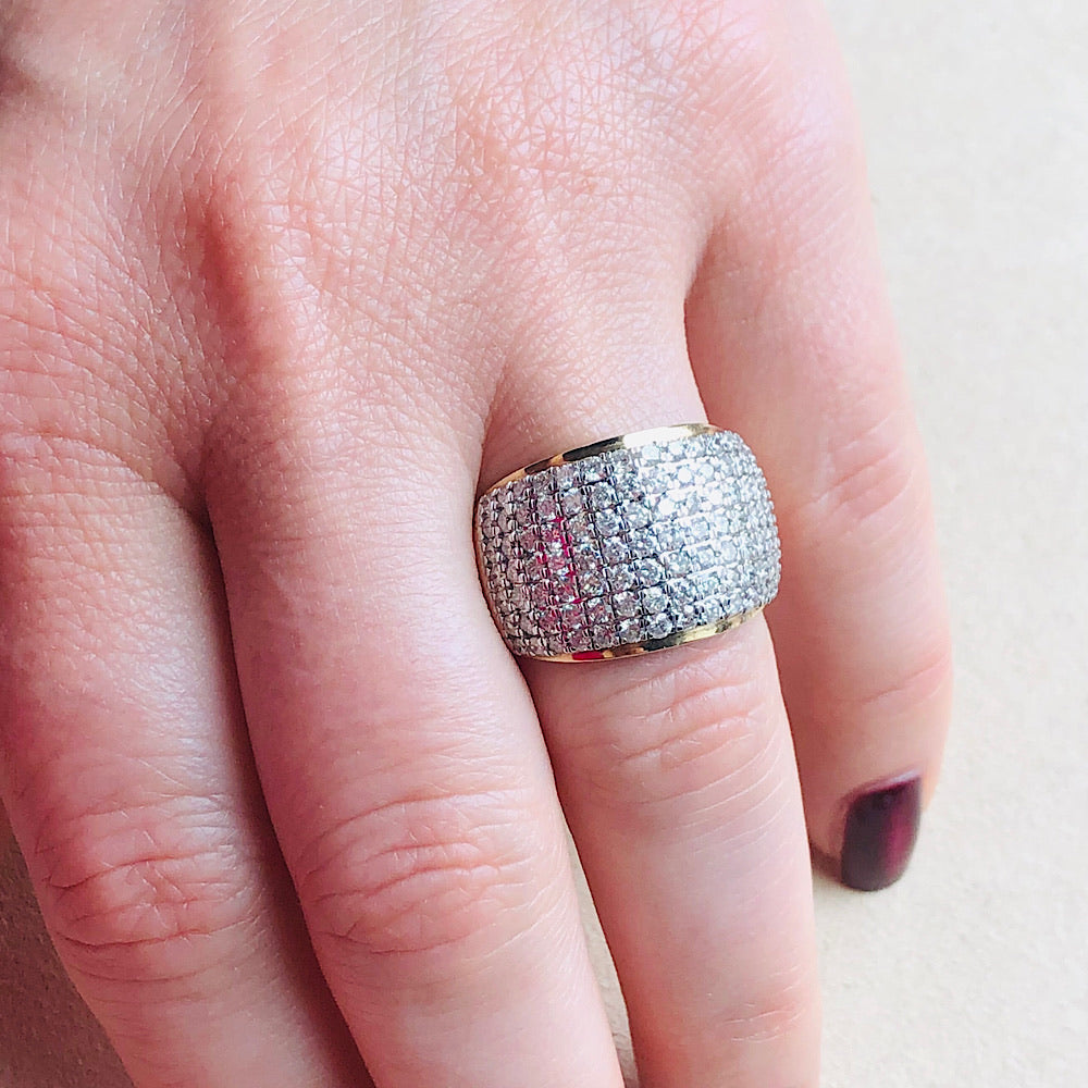 Gorgeous White or Yellow Gold 2.00 Ctw Diamond Band