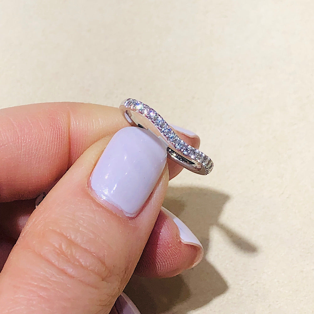 18Kt White Gold Curved Shape Diamond Ring