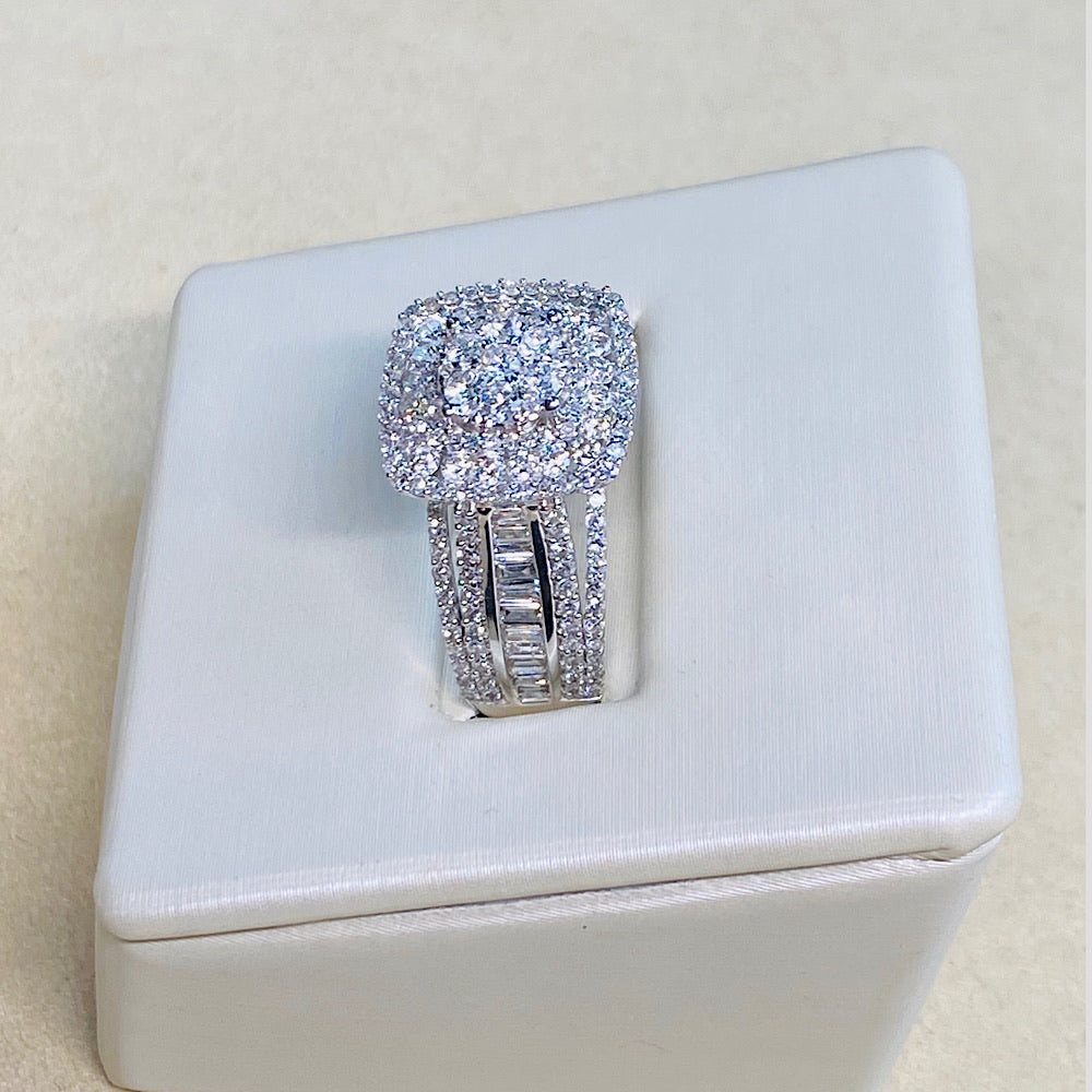 10Kt White Gold Diamond Engagement Ring 1.5CTW