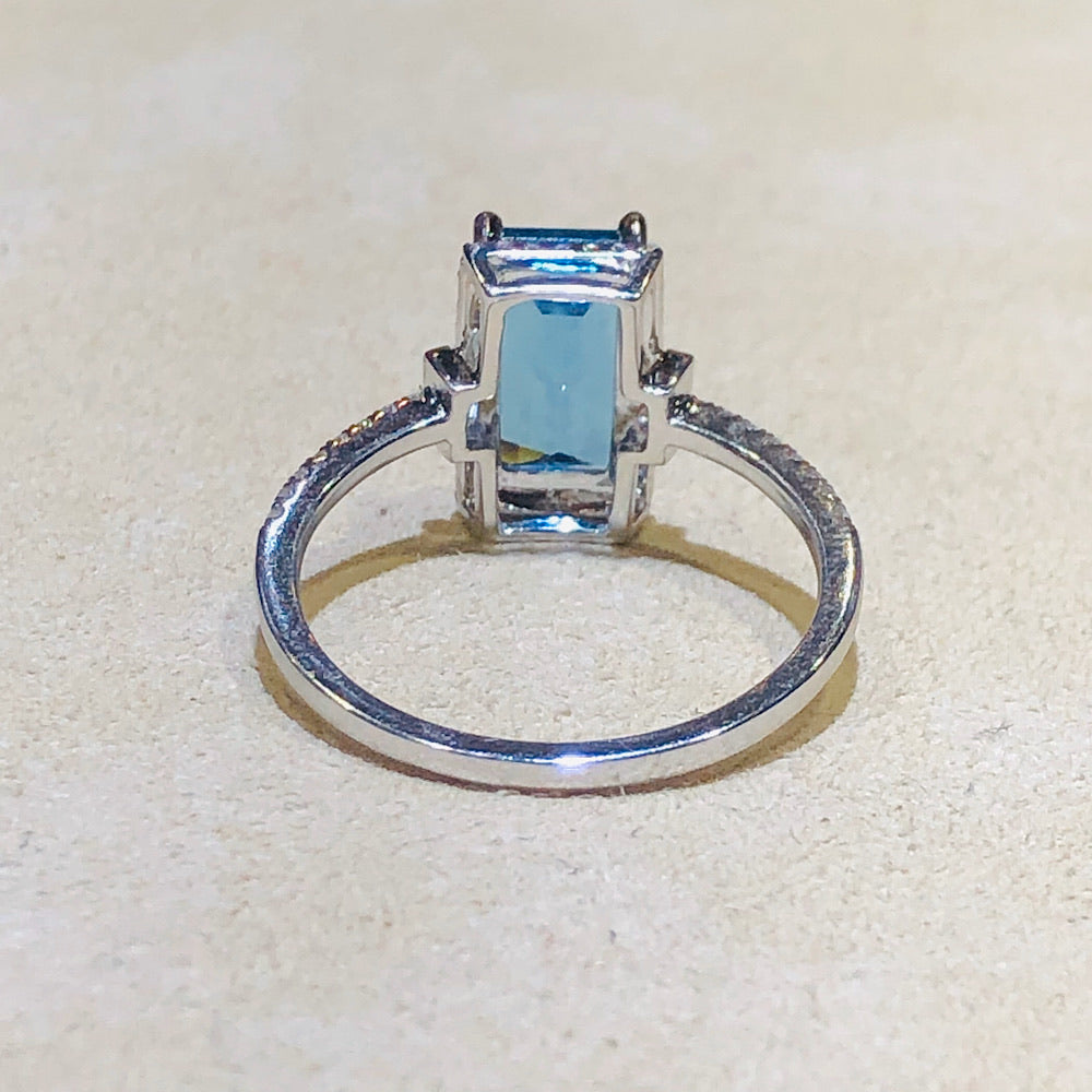14Kt White Gold Diamond and Blue Topaz Cocktail Ring