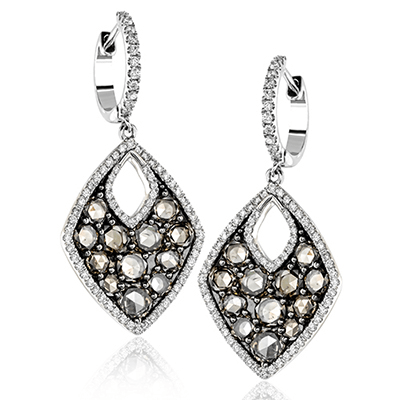 Refined Rebel Earring ZE498