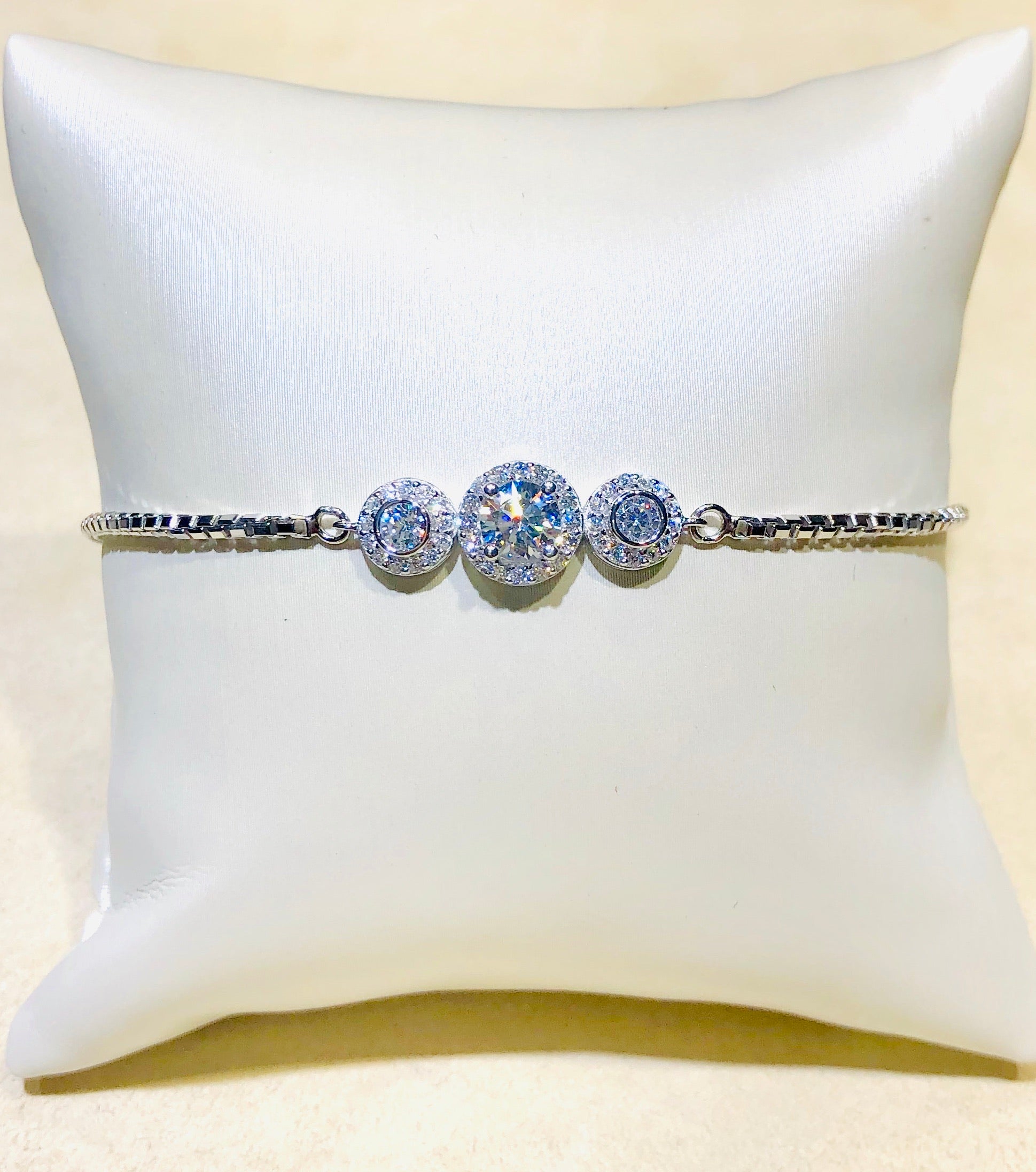 Three stone Swarovski bolo design bracelet